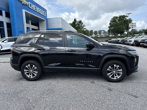 Used 2025 Chevrolet Equinox LT w/ Convenience Package II FWD image 2