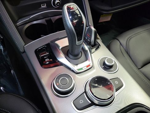 New 2025 Alfa Romeo Stelvio Sprint AWD/4WD image 59