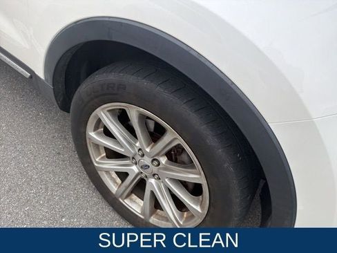 Used 2016 Ford Explorer Limited image 16