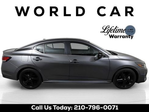 Used 2025 Nissan Sentra SR w/ SR Premium Package image 8