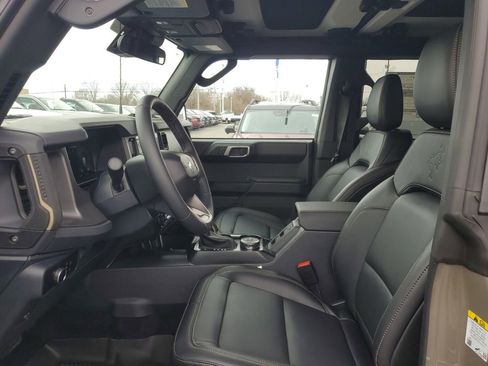 New 2026 Ford Bronco Badlands image 8
