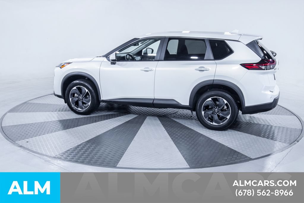 Used 2024 Nissan Rogue SV FWD image 5
