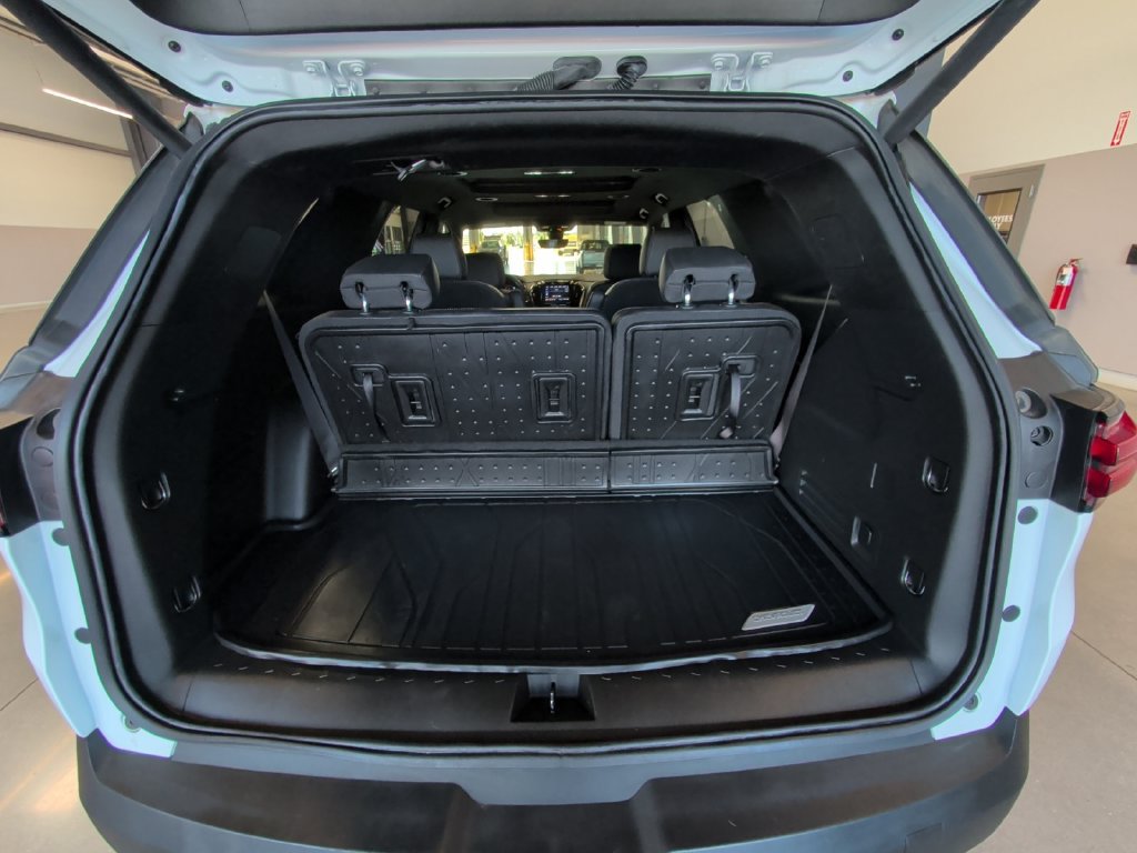 Certified 2023 Chevrolet Traverse RS w/ LPO, Floor Liner Package AWD/4WD image 23