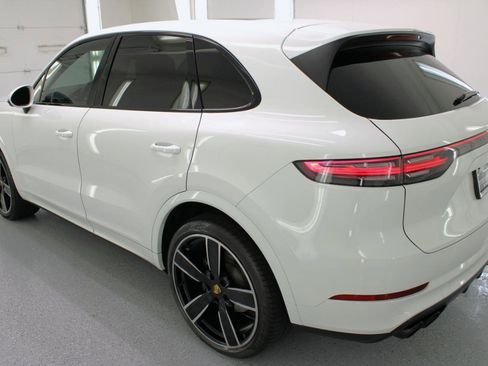 Used 2021 Porsche Cayenne image 6