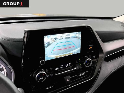 Certified 2025 Toyota Highlander XLE AWD/4WD image 27