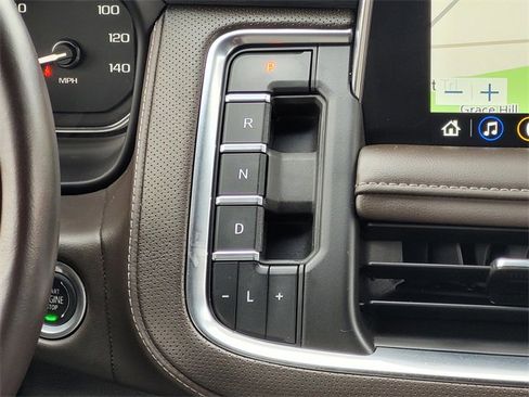 Used 2021 GMC Yukon XL SLT w/ SLT Premium Package image 15