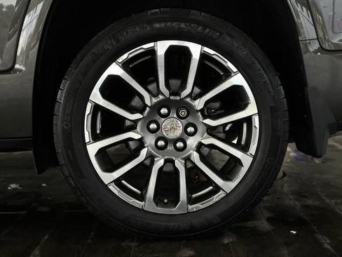 Used 2020 GMC Acadia Denali w/ Technology Package AWD/4WD image 26