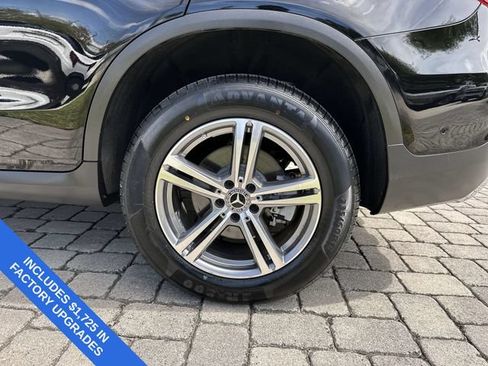 Used 2022 Mercedes-Benz GLC 300 w/ Premium Package Lite image 11