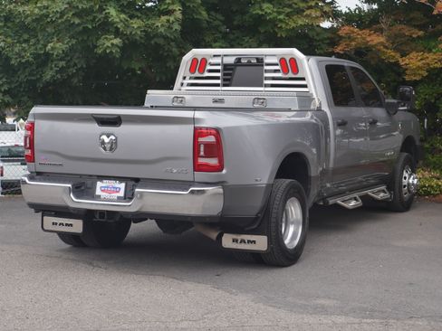 Used 2024 RAM 3500 Big Horn w/ Towing Technology Group AWD/4WD image 30