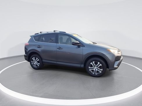 Used 2016 Toyota RAV4 LE FWD image 2