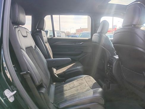Used 2023 Jeep Grand Cherokee L Laredo image 17