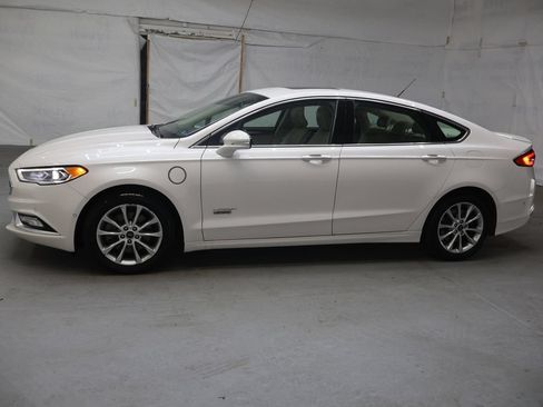 Used 2017 Ford Fusion Energi Platinum FWD image 4