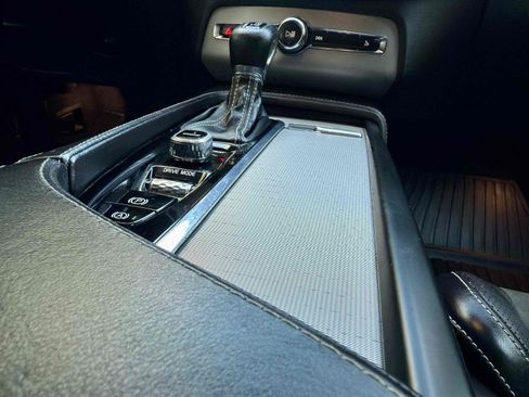 Used 2016 Volvo XC90 T6 R-Design w/ Vision Package image 42