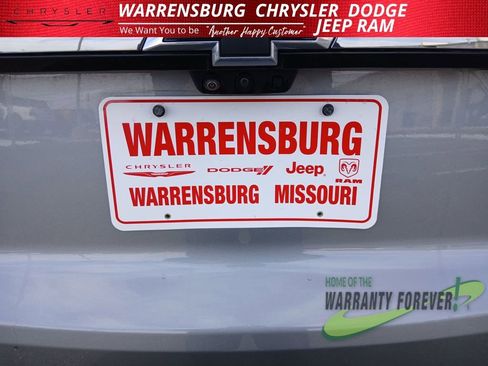 Used 2024 Chevrolet Traverse RS image 34