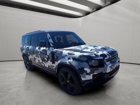 Used 2023 Land Rover Defender 130 X-Dynamic SE AWD/4WD image 8