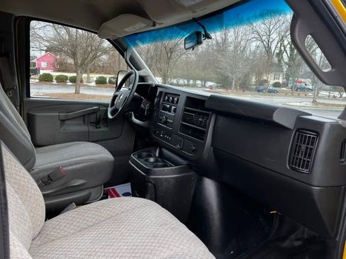 Used 2021 Chevrolet Express 2500 image 18