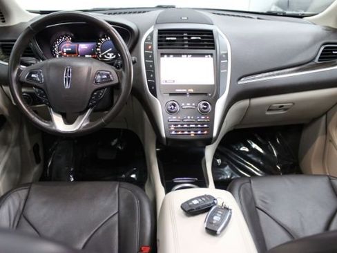 Used 2017 Lincoln MKC Reserve image 2