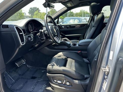 Used 2020 Porsche Cayenne S AWD/4WD image 25