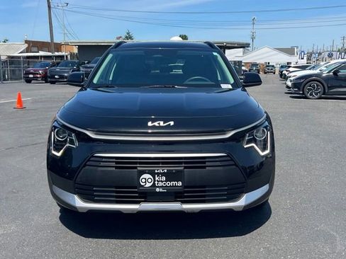 Certified 2025 Kia Niro EX FWD image 4