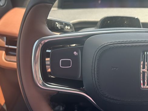 New 2026 Lincoln Navigator Reserve AWD/4WD image 13