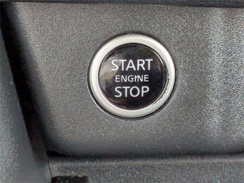 Used 2021 Nissan Rogue S image 32