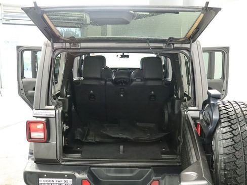 Used 2019 Jeep Wrangler Unlimited Sahara w/ Uconnect 4C Nav & Sound Group image 17