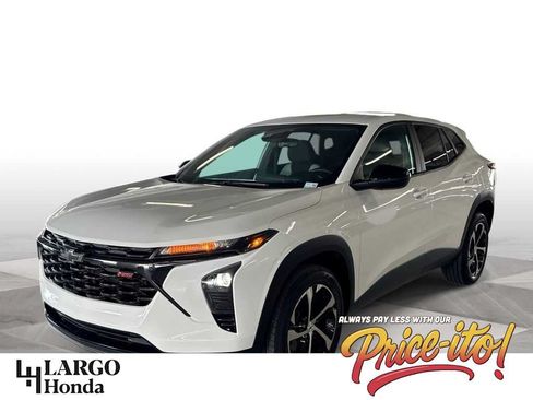 Used 2024 Chevrolet Trax RS w/ Driver Confidence Package FWD image 1