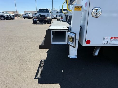 New 2026 Ford F550 4x4 Regular Cab Super Duty image 12