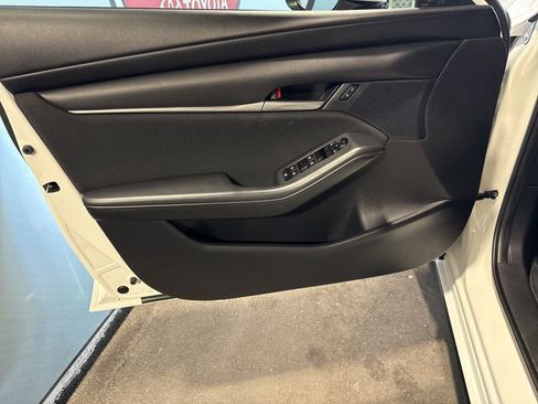 Used 2025 MAZDA MAZDA3 s FWD image 26