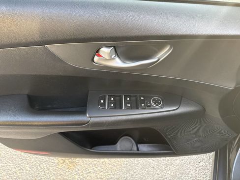 Used 2019 Kia Forte LXS image 23