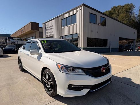 Used 2017 Honda Accord EX image 1