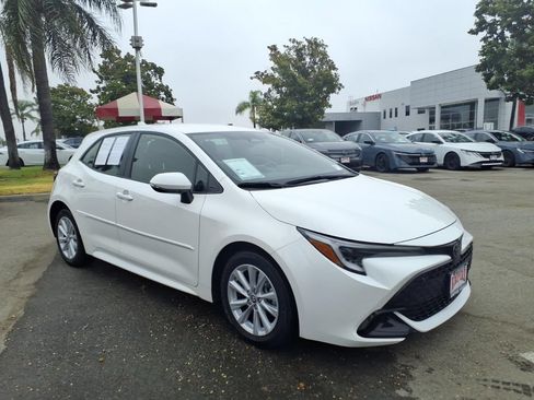 Used 2024 Toyota Corolla SE w/ SE Package FWD image 5