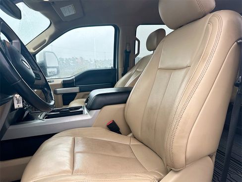 Used 2020 Ford F250 Lariat w/ Lariat Value Package image 8