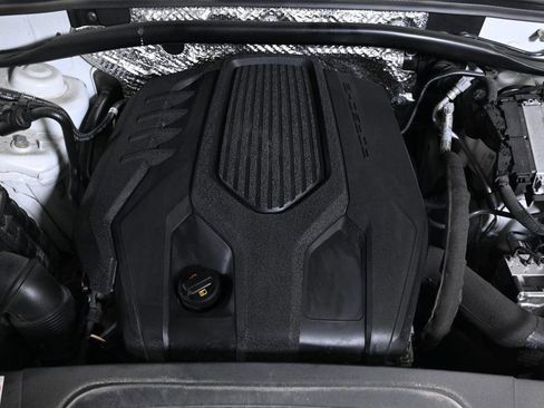 Certified 2023 Porsche Macan Turbo image 25