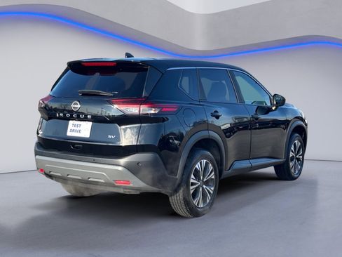 Used 2023 Nissan Rogue SV image 9