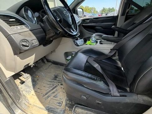 Used 2017 Dodge Grand Caravan SXT FWD image 11
