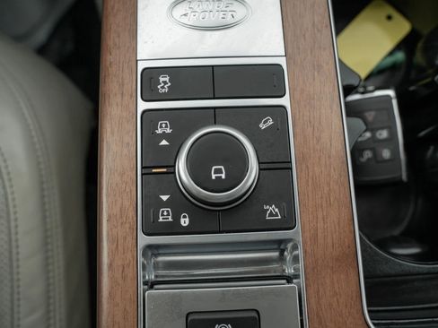 Used 2020 Land Rover Range Rover HSE image 40