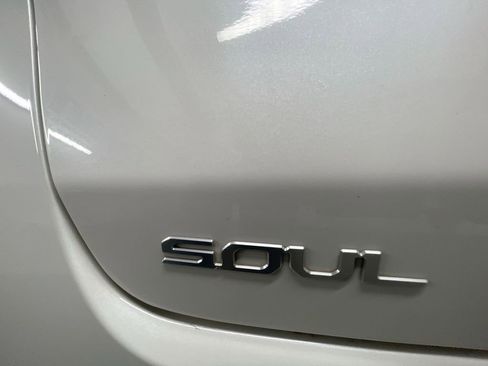 Used 2023 Kia Soul LX w/ LX Technology Package image 28