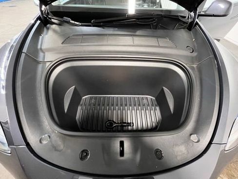Used 2023 Tesla Model Y Long Range AWD/4WD image 27