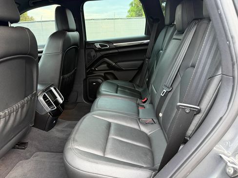Used 2014 Porsche Cayenne Platinum Edition AWD/4WD image 21
