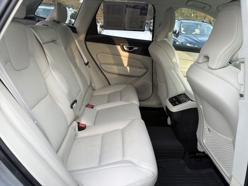 Used 2026 Volvo XC60 B5 Ultra w/ Protection Package Premier image 33