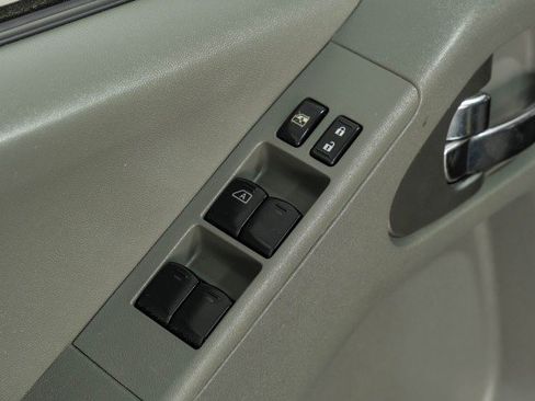 Used 2016 Nissan Frontier SV image 38