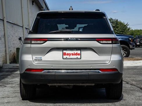 Used 2022 Jeep Grand Cherokee Limited 4xe image 12