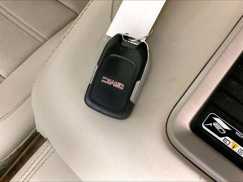 Used 2019 GMC Yukon XL Denali w/ Denali Ultimate Package AWD/4WD image 13