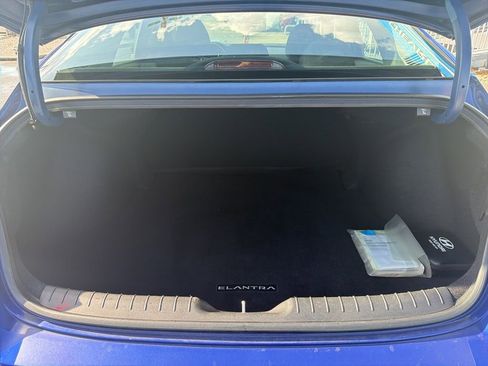 Used 2021 Hyundai Elantra SEL w/ Convenience Package image 8