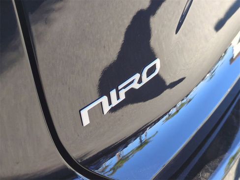 Certified 2024 Kia Niro Wind w/ Wind Preserve Package image 30