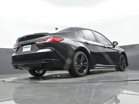 New 2026 Toyota Camry Hybrid FWD image 25
