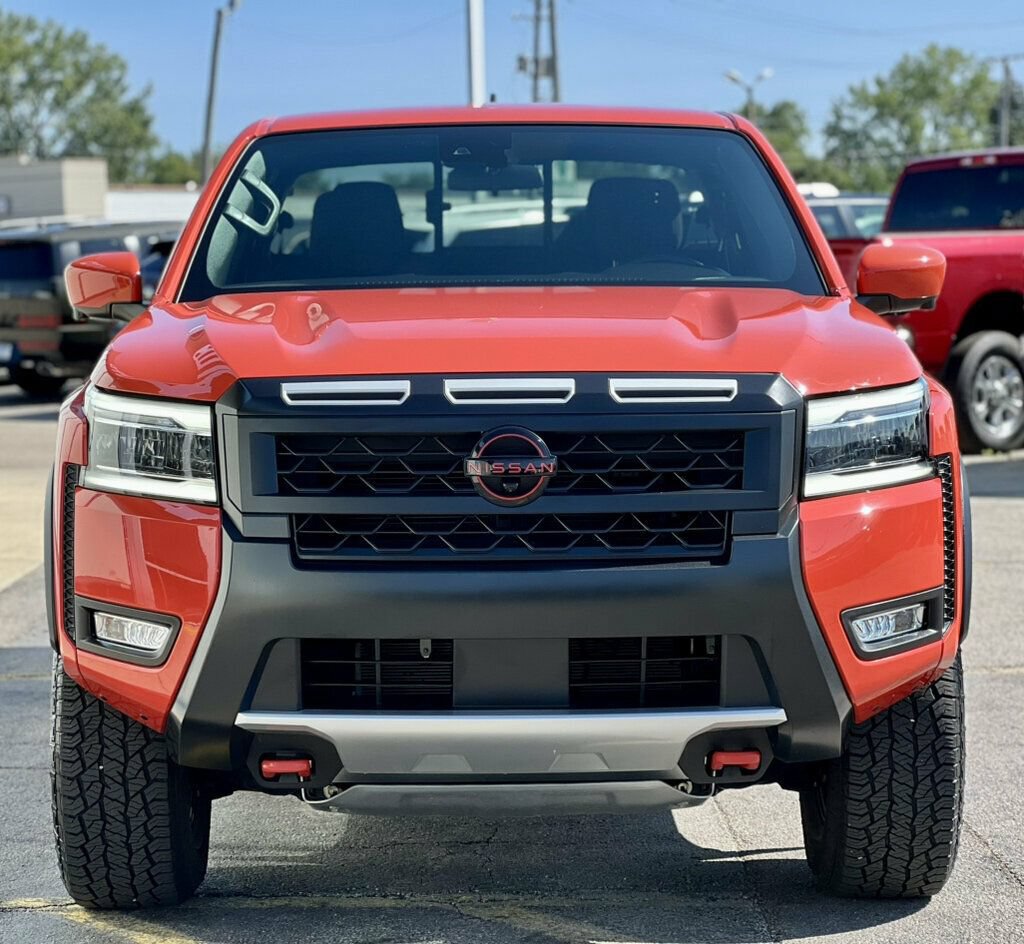 Used 2025 Nissan Frontier PRO-4X w/ Pro Convenience Package AWD/4WD image 7