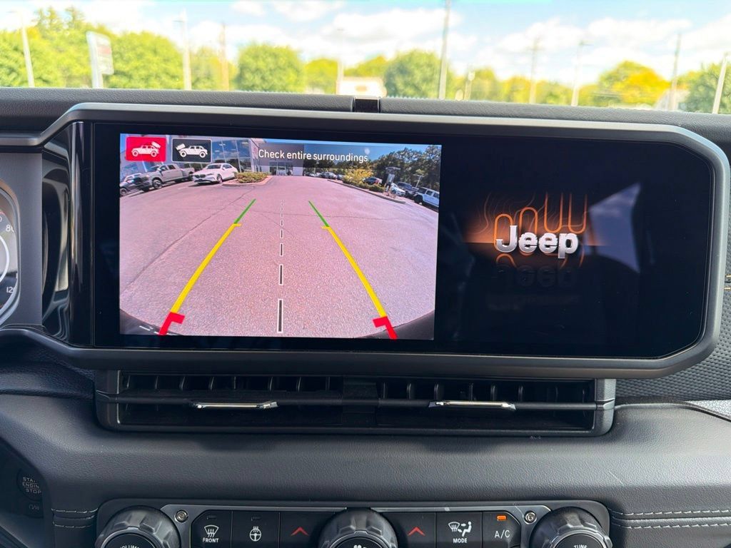 Used 2025 Jeep Wrangler Unlimited Rubicon 392 AWD/4WD image 29