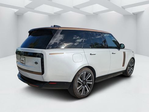Used 2023 Land Rover Range Rover SE image 3